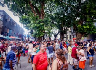 Helô Uehara leva batuque, axé e samba para o Sabadinho Bom em João Pessoa