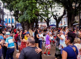 Grupo ‘Os Mulatos’ leva clássicos do samba para o Sabadinho Bom em João Pessoa