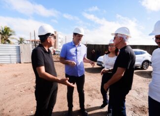 Leo Bezerra acompanha retomada de obra em Paratibe e destaca entrega de 17 novas escolas e creches em toda a Capital