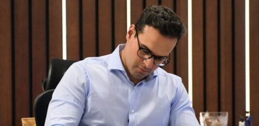 Lucas Ribeiro assina promoção de 131 oficiais da PM e Corpo de Bombeiros da Paraíba