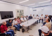 Em reunião com vereadores, Leo Bezerra fortalece diálogo entre Executivo e Legislativo