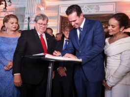 Lucas Ribeiro toma posse como governador da Paraíba