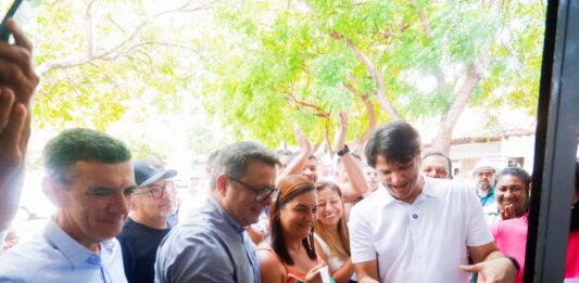 Leo Bezerra entrega Mercado do Valentina com estrutura completa e áreas de convivência para a população