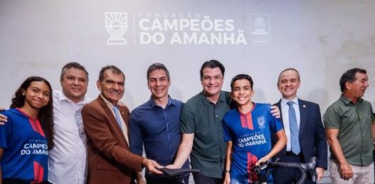 Leo Bezerra fortalece Campeões do Amanhã com kits esportivos para mais de duas mil crianças