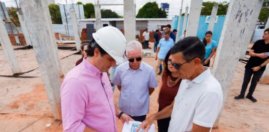 Leo Bezerra inspeciona construção de Ninho do Saber no Jardim Cidade Universitária e celebra ritmo de obras em 13 unidades de ensino