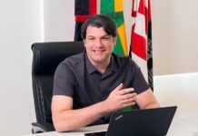 Leo Bezerra ganha título de ‘Prefeito Inovador 2026’ pelo uso estratégico da tecnologia na administração pública