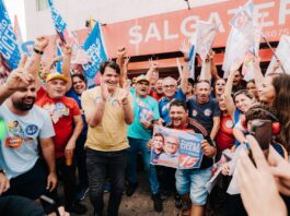 Cícero Lucena e Léo Bezerra percorrem João Pessoa com o Movimento 15