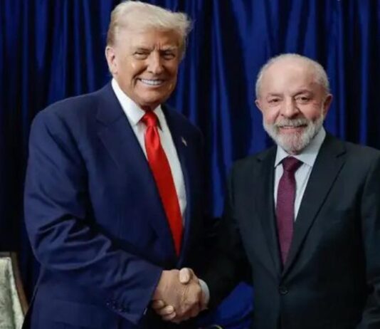 Presidente Lula conversa por telefone com o presidente dos EUA, Donald Trump