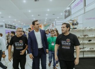 Em Campina Grande: vice-governador participa da Expo Shoes no Centro de Convenções