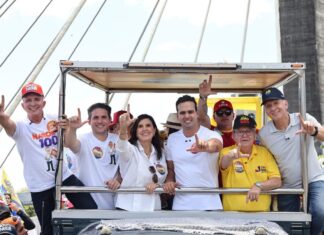 Lucas Ribeiro lidera carreata em Campina Grande
