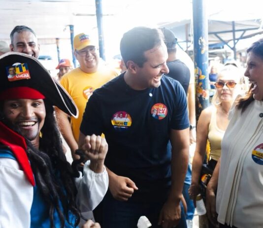 Lucas visita Feira do Grotão e garante ampliação de crédito para pequenos empreendedores