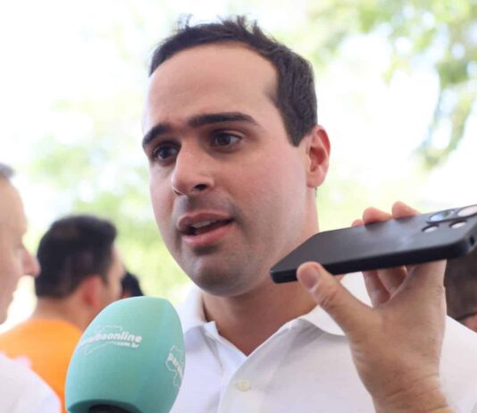TRE condena Lucas Ribeiro por uso de gabinete oficial para reunião política