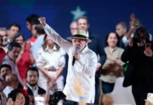 PT oficializa candidatura de Lula à Presidência