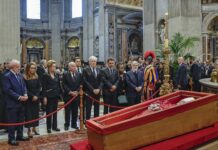 Lula presta homenagens ao Papa Francisco na Basílica de São Pedro
