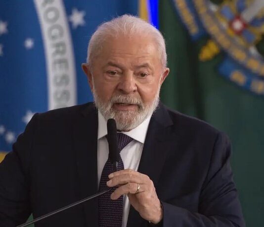 Lula parabeniza eleitos para as presidências da Câmara e do Senado