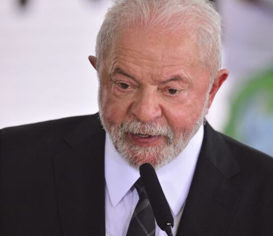 Lula defende voto secreto de ministros do STF