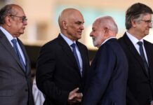 Lula recebe ministros Barroso, Gilmar, Zanin, Dino, Fachin e Moraes em jantar após sanção dos EUA