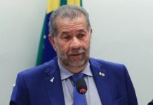 Após fraude no INSS, Lupi pede demissão do Ministério da Previdência