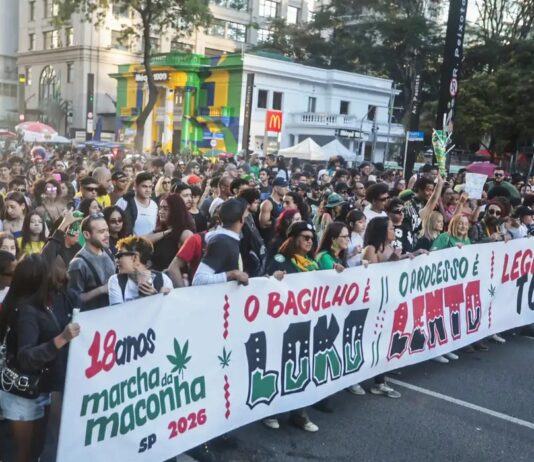 Marcha em São Paulo pede legalização da maconha