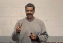 Sorridente e com mensagem religiosa, Maduro aparece em fotos na prisão nos EUA