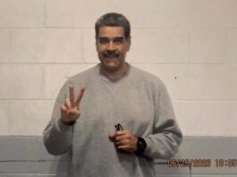 Sorridente e com mensagem religiosa, Maduro aparece em fotos na prisão nos EUA