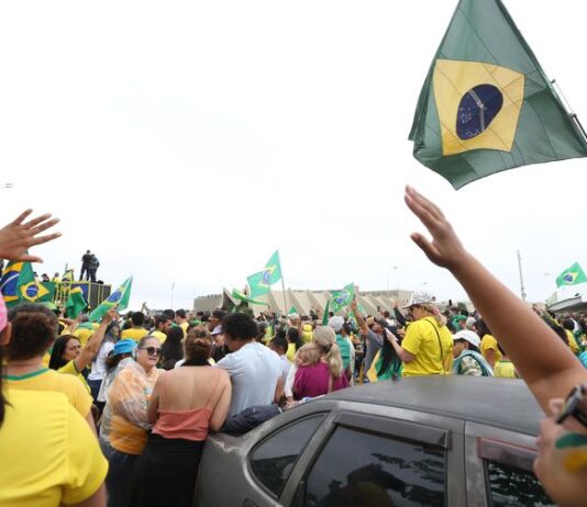Manifestações de direita estão cada vez mais polarizadas, diz estudo
