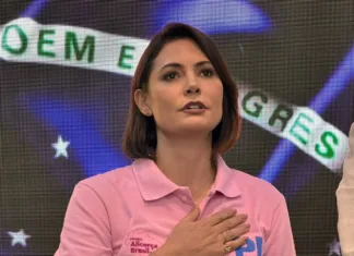 Michelle Bolsonaro é a senadora mais votada da história do DF