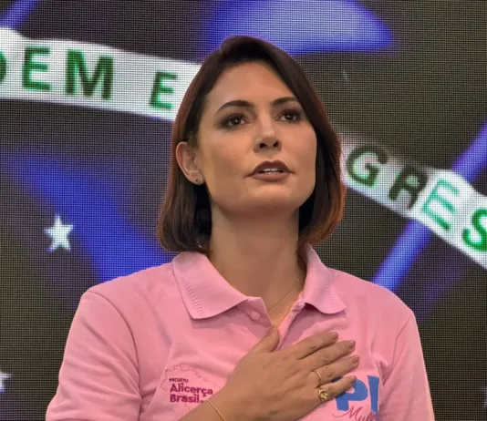 Michelle Bolsonaro é a senadora mais votada da história do DF