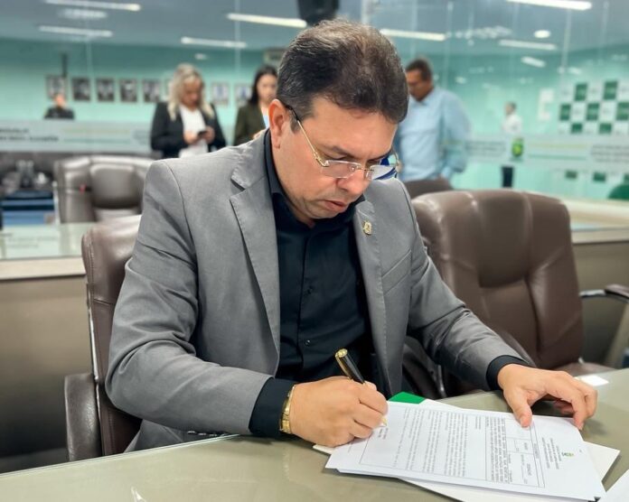 mecg37e2921a-23ae-47b3-bfc2-f855cad55ce4