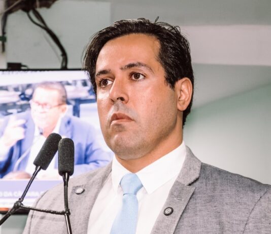 Médico denuncia práticas abusivas de planos de saúde durante tribuna livre na CMCG