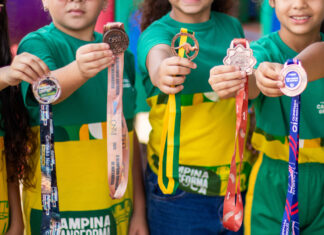 Educação Municipal de Campina Grande celebra conquistas de cerca de 150 medalhas em olimpíadas de conhecimento em 2026