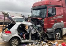 Seis pessoas da mesma família morrem em acidente na BR-251 em MG