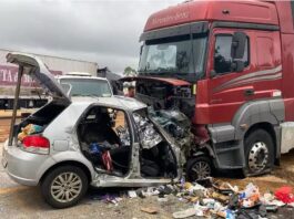 Seis pessoas da mesma família morrem em acidente na BR-251 em MG