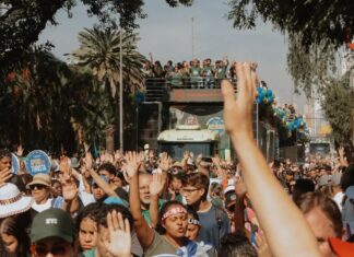 Marcha para Jesus reúne público evangélico em São Paulo