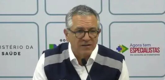 Após mortes suspeitas, Ministério da Saúde suspende vacina contra a dengue do Butantan