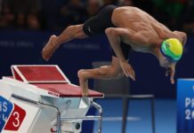 Brasil começa sábado com conquistas na natação e luta heroica na esgrima