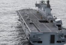 Maior navio de guerra da América Latina chega ao RS para ajuda humanitária