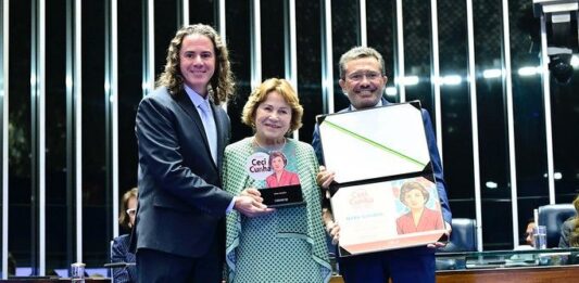Nilda Gondim recebe a Comenda Ceci Cunha no Senado e Veneziano ressalta trabalho da Bancada Feminina na Casa