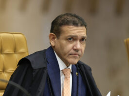 Nunes Marques toma posse na presidência do TSE e vai comandar eleições