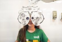 Prefeitura de Campina Grande entrega consultório móvel para atendimentos oftalmológicos de estudantes da rede municipal