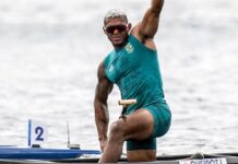 Isaquias Queiroz é prata na canoagem de velocidade