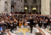 Orquestra com jovens de PE se apresenta no Vaticano para pedir paz