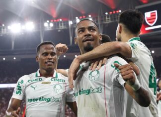 Palmeiras derrota Flamengo e amplia vantagem na liderança do Brasileiro