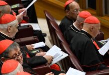 Cardeais entram em reclusão antes do conclave para eleger novo papa