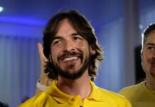 Pedro manda recado em versos a Jhony Bezerra e comemora derrota do adversário