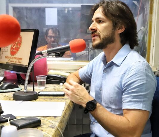 Pedro diz que nome continua à disposição, mas garante não ser problema para unidade da oposição