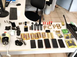 NO CONDE: Polícia prende mulher em flagrante com arsenal de armas de fogo e munições