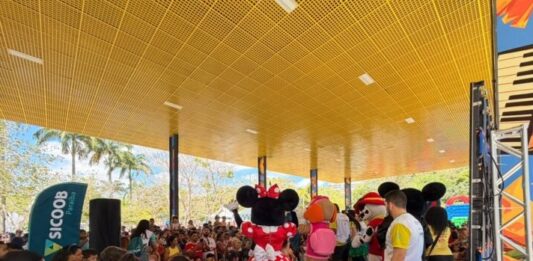 Festa das Crianças promoveu brincadeiras, muita diversão e reuniu cerca de 10 mil pessoas no Parque Evaldo Cruz
