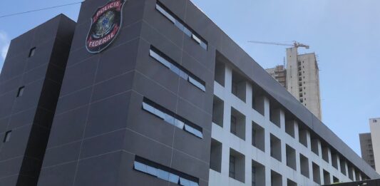 PF apreende fuzil, quase 1.000 munições e bloqueia R$ 1 milhão em operação na Paraíba