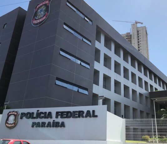 PF apreende fuzil, quase 1.000 munições e bloqueia R$ 1 milhão em operação na Paraíba